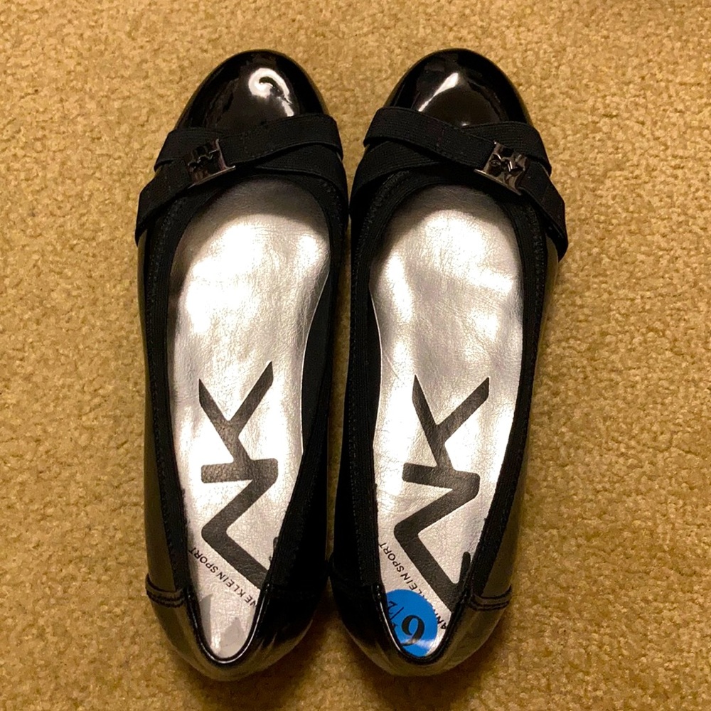 Cute black flats